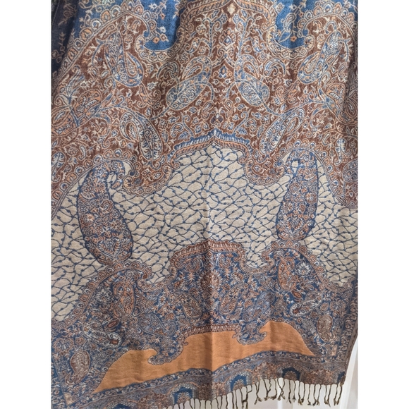 🆕WOT Reversible Pashmina - Picture 5 of 6